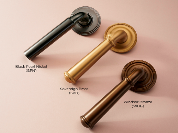 Дверные ручки Frank Allart на розетке