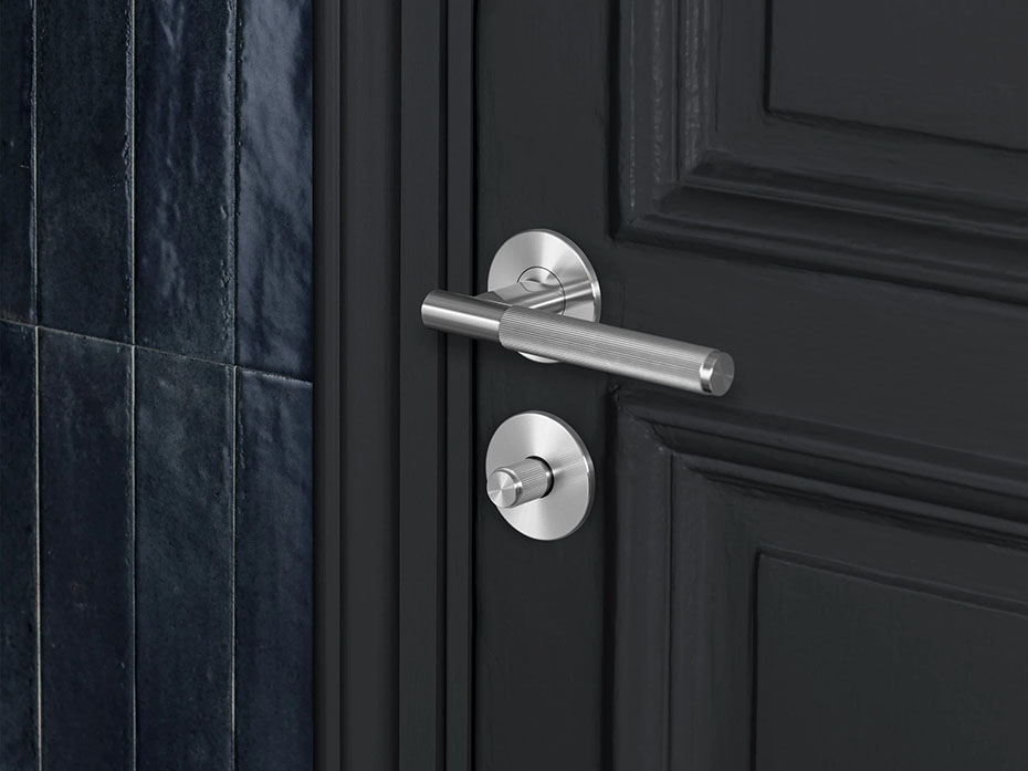 Дверная ручка на розетке Buster & Punch Linear RLH-071034 матовый хром