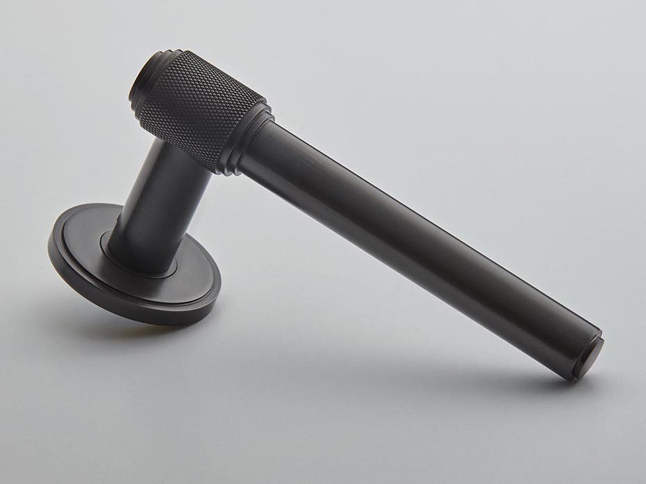 Дверная ручка на розетке Croft Chelsea 124 211 DBMA черная бронза