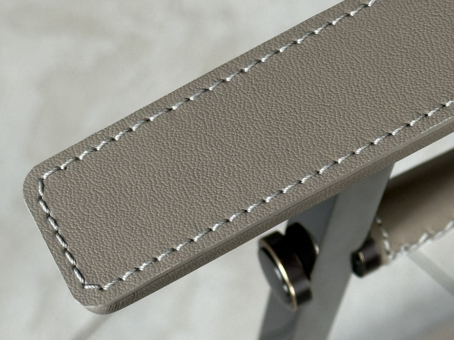 Напольная вешалка для одежды FURNITEK FG-095 из латуни и натуральной кожи чернёная латунь с полировкой