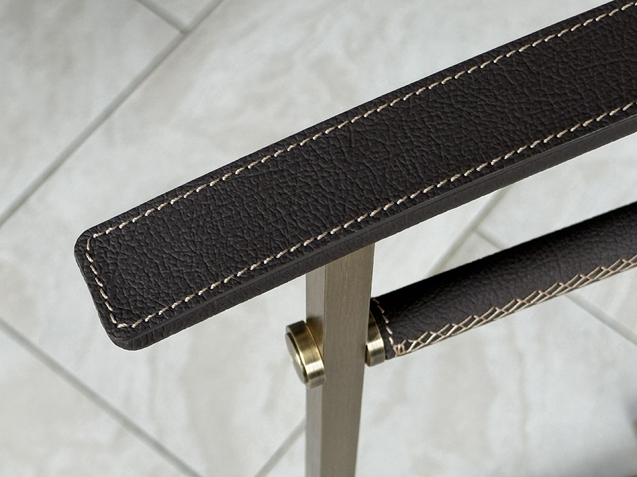 Напольная вешалка для одежды FURNITEK FG-094 из латуни и натуральной кожи античная латунь