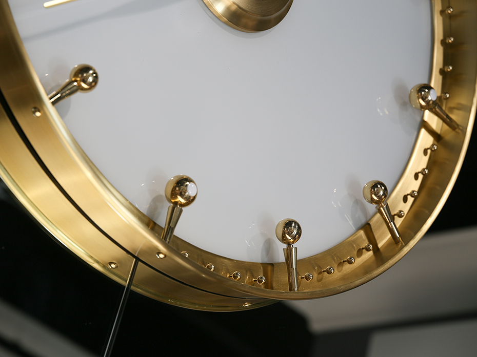 Часы Furnitek FG-1002027 матовая латунь стекло белое глянец