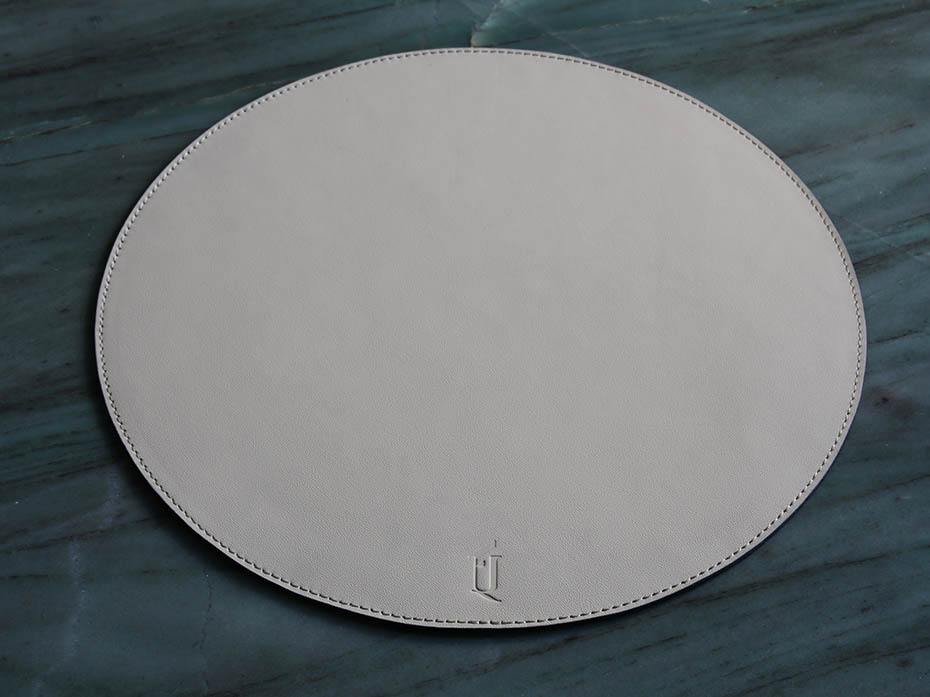 Сервировочная салфетка FURNITEK FG-03002 из замши и натуральной кожи