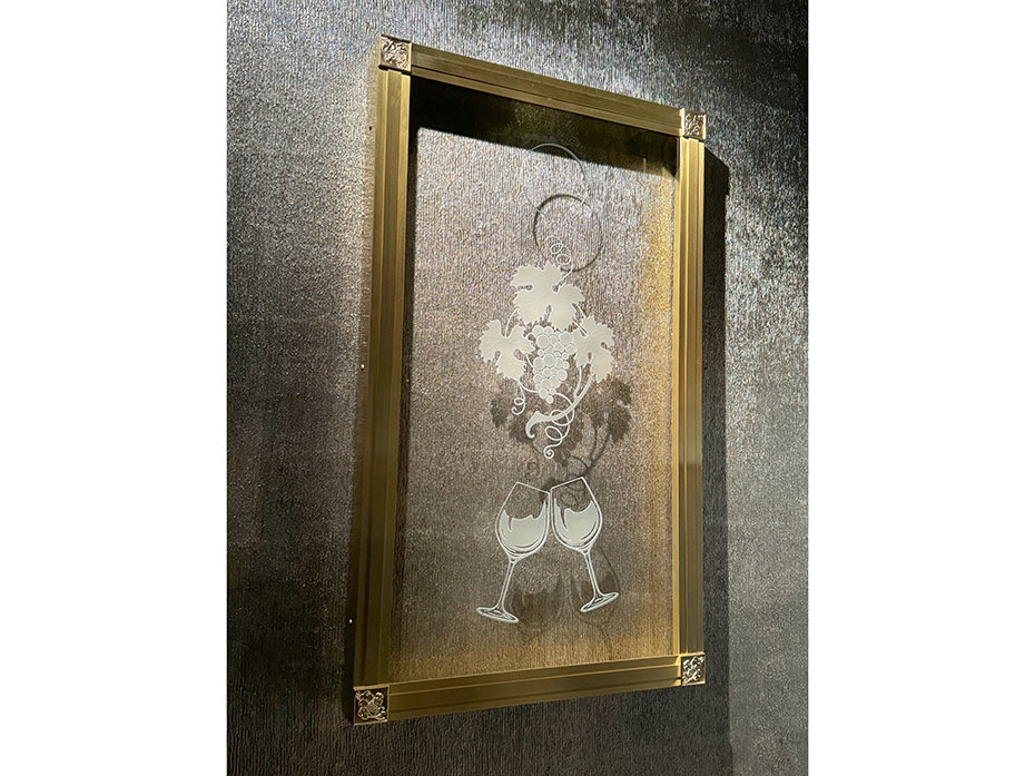 Панно для пробок на стену FURNITEK FG-04001 в латунной раме