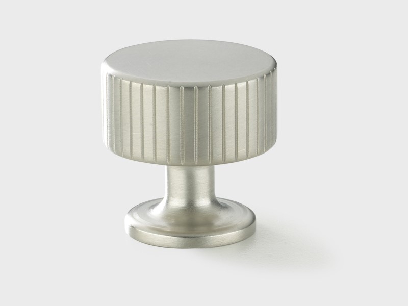 Мебельная ручка-кнопка Armac Martin Leebank матовый никель