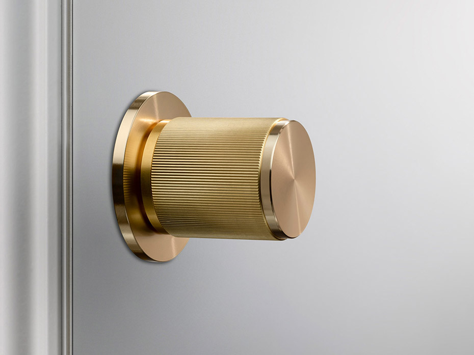 Дверная ручка-кноб D-40mm Buster and Punch Linear RDK-051053 матовая латунь