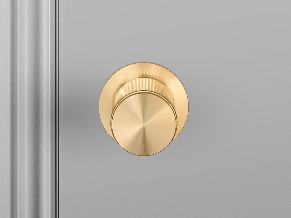 Дверная ручка-кноб D-40mm Buster and Punch Linear RDK-051053 матовая латунь