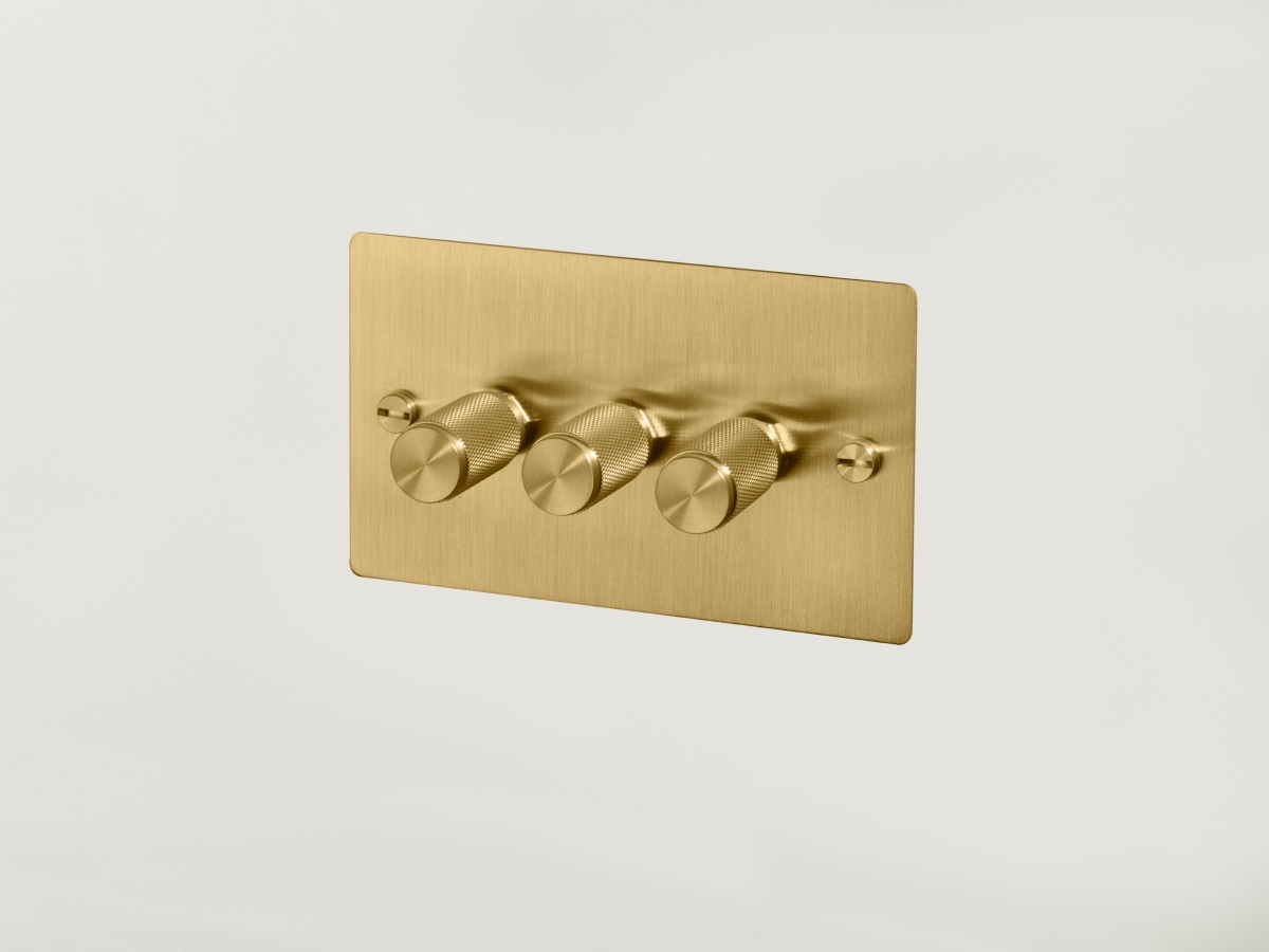 Диммер Buster & Punch тройной UK-DI-CO-3G-BR-A матовая латунь