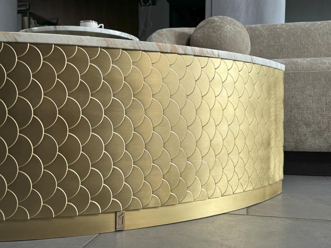 Столик журнальный "Лодка" Ar-Deco FG-074 матовая латунь