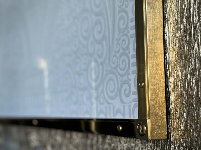 Картина со стеклом FURNITEK FG-301 в латунной раме фон белый