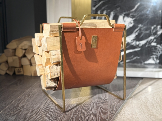 Дровница с кожаной вставкой FG-12056 полированная латунь состаренная