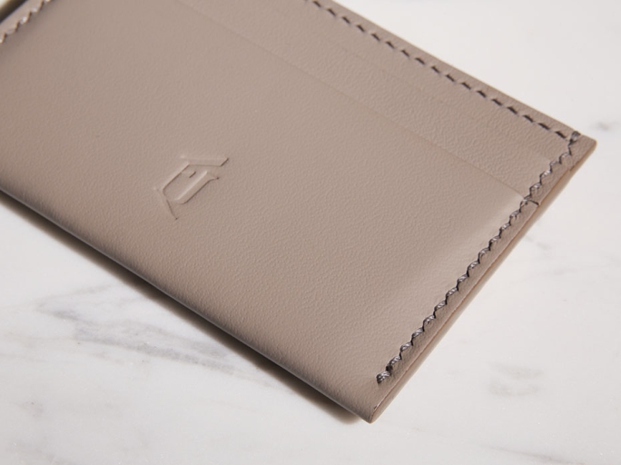 Картхолдер кожаный FURNITEK модель FG-04100811 Eв подарочной коробке