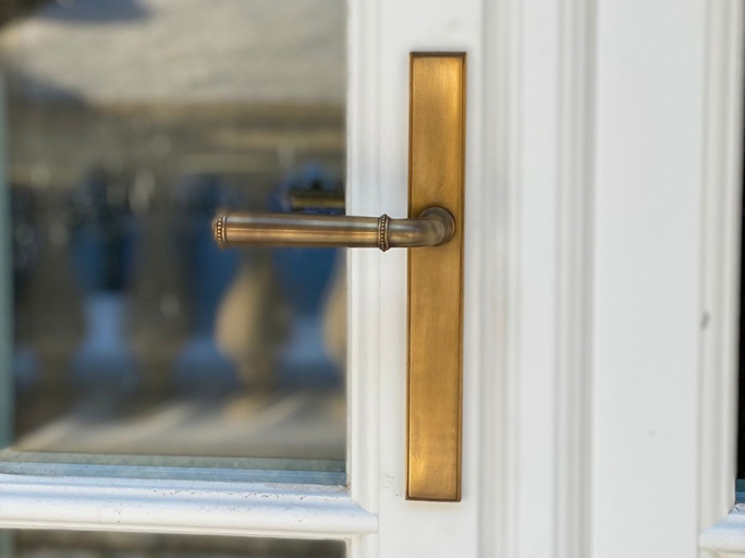 Ручка для балконной двери на узкой планке Frank Allart 7775597E01AAT античная латунь