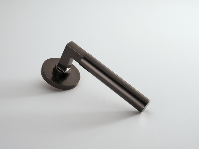 Дверная ручка на розетке Frank Allart 7725/7843 чёрная бронза