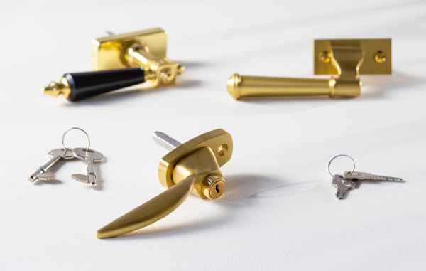 Оконные ручки из латуни на заказ